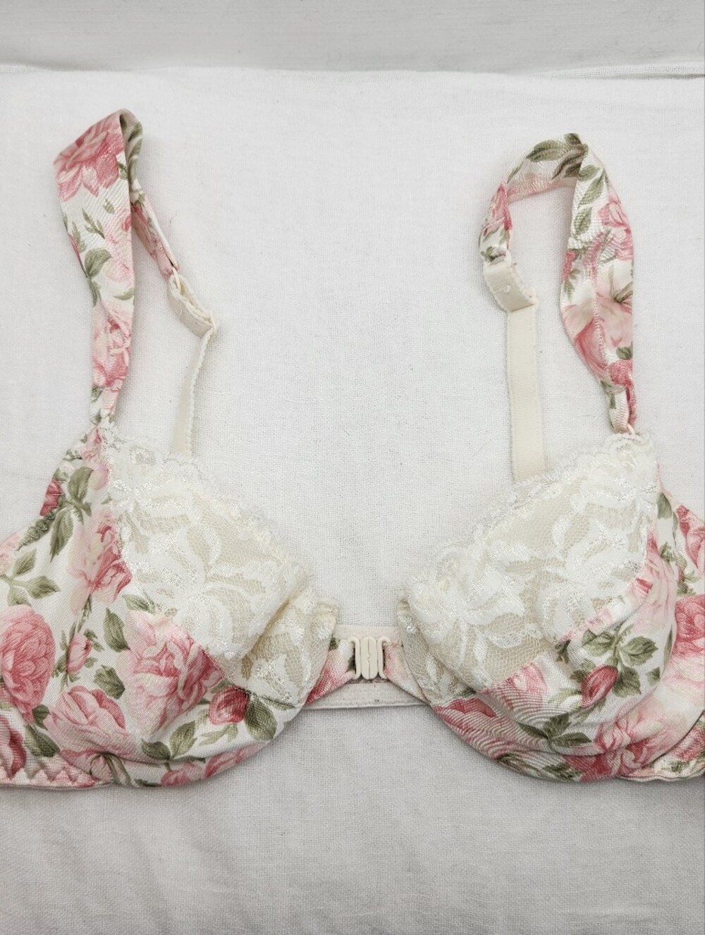 Vintage Jaclyn Smith Womens 36B Rose Floral Lace Trim Wired Front Closure Bra